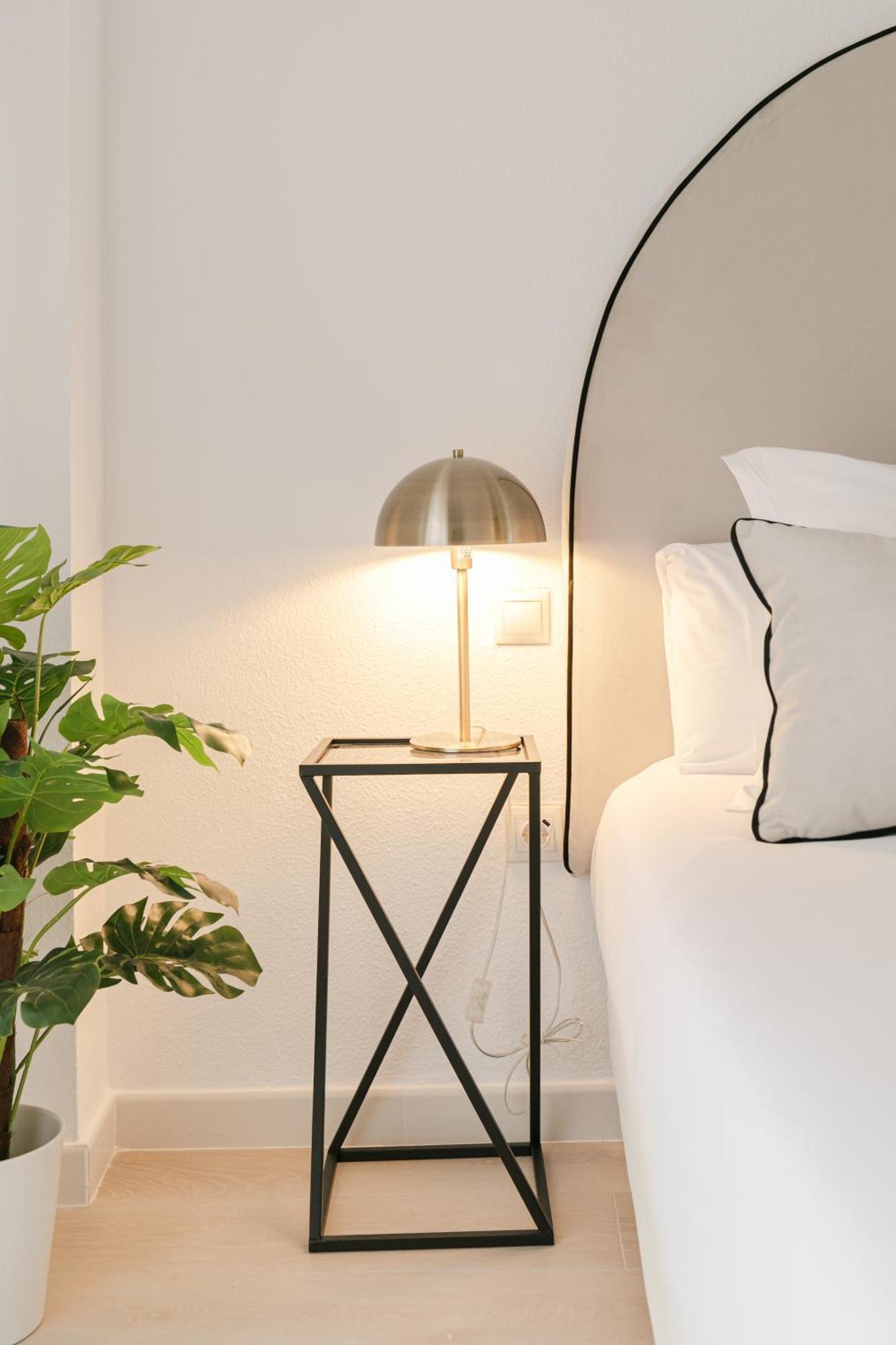 Isg Apartments Becquer Free Parking Inside The Building Sevilla Kültér fotó