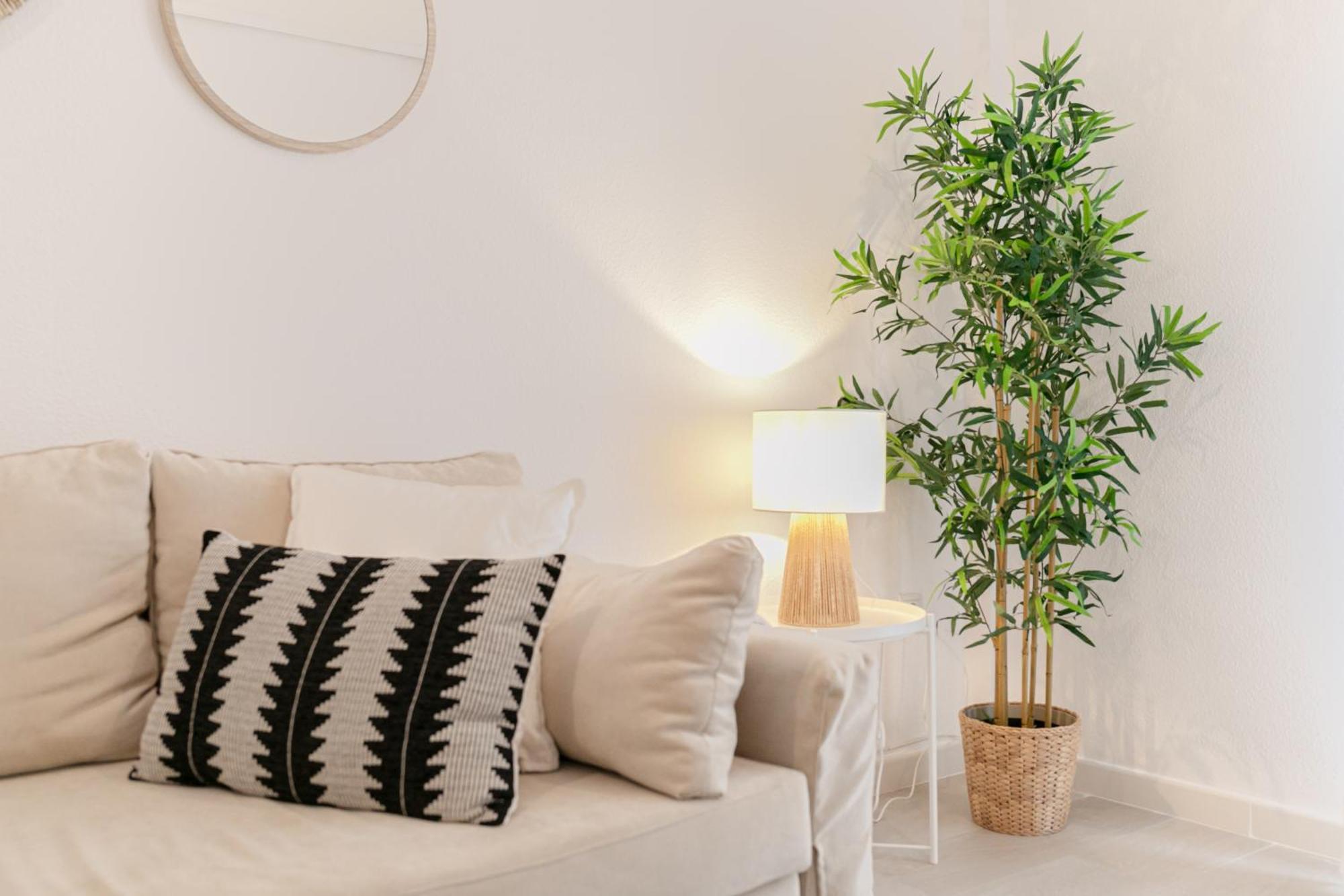 Isg Apartments Becquer Free Parking Inside The Building Sevilla Kültér fotó