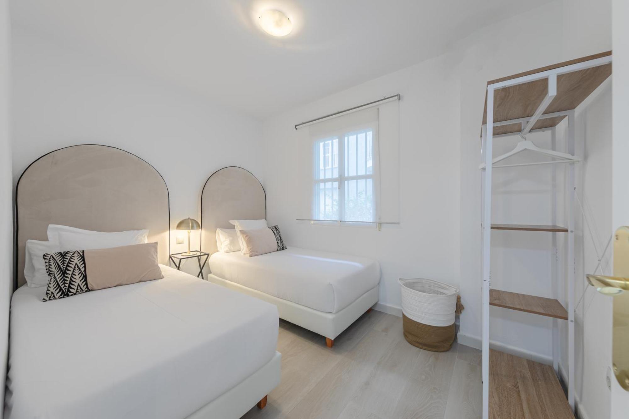 Isg Apartments Becquer Free Parking Inside The Building Sevilla Kültér fotó
